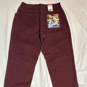 Wranglers Women’s Relaxed fit jeans burgundy 14 X 30